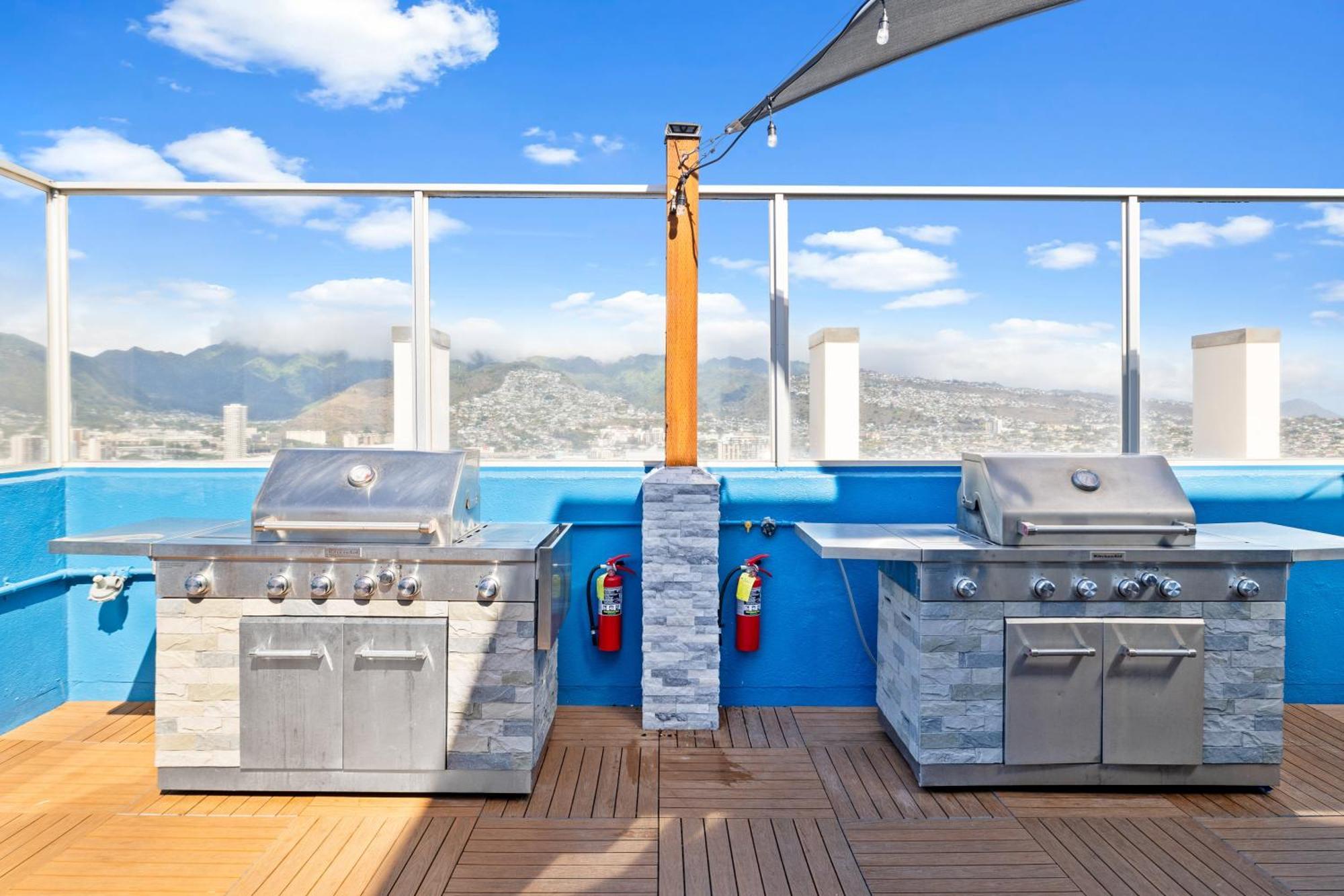 Pacific Monarch 1br With Great Ocean Views And Rooftop Pool! Apartment *