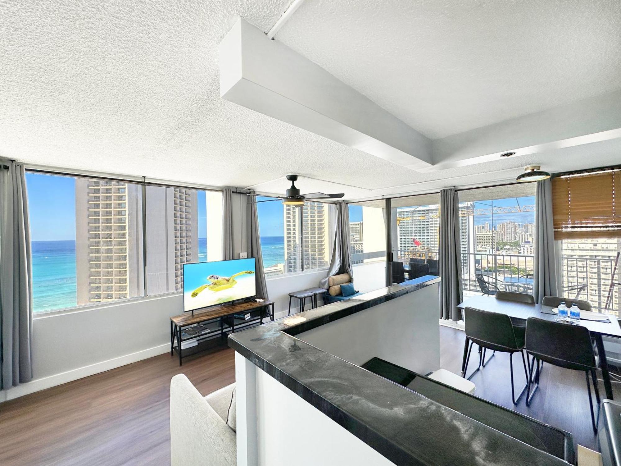 Pacific Monarch 1br With Great Ocean Views And Rooftop Pool! Honolulu