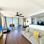 Pacific Monarch 1Br With Great Ocean Views And Rooftop Pool!