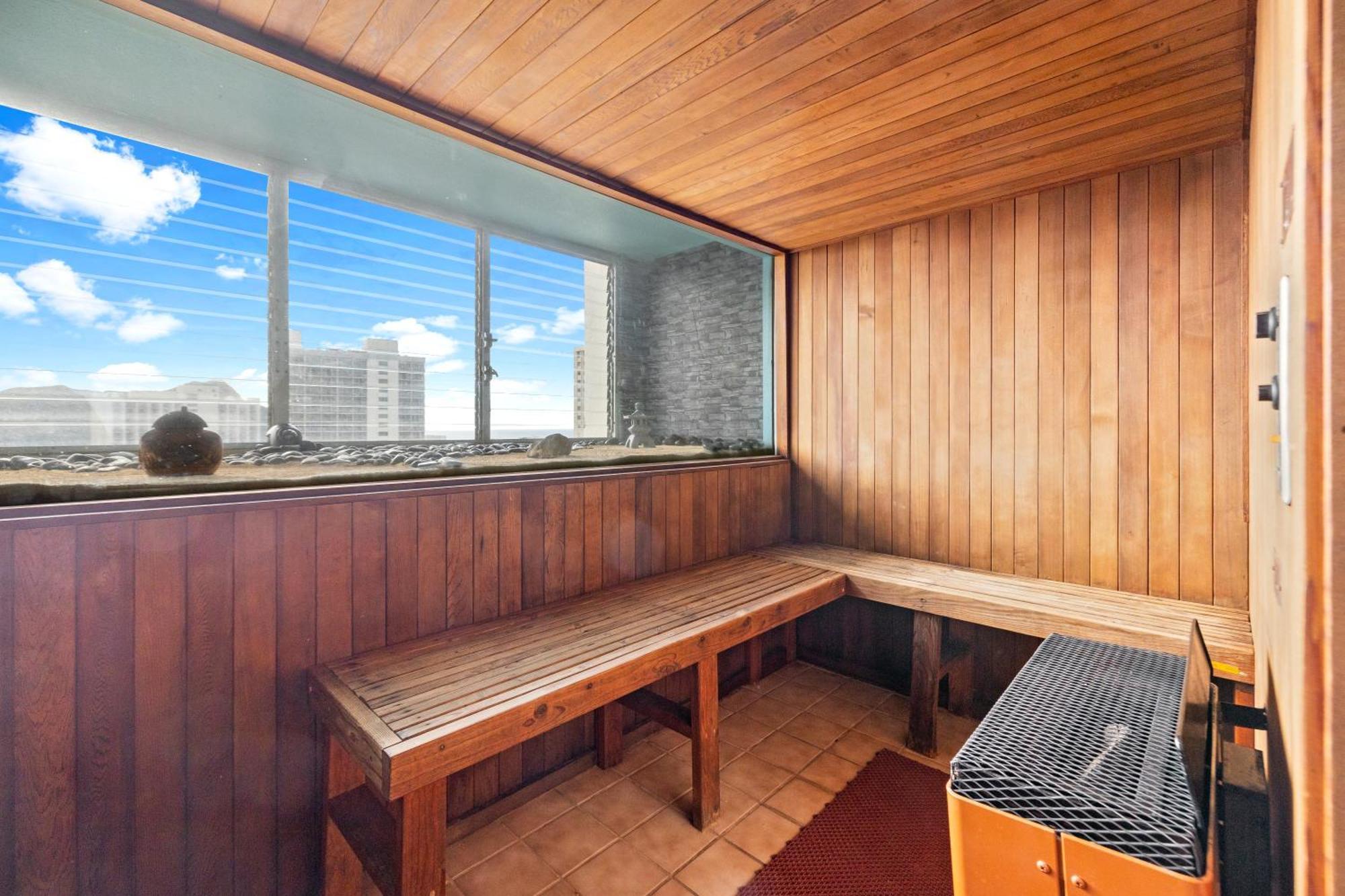 Pacific Monarch 1br With Great Ocean Views And Rooftop Pool! Apartment *