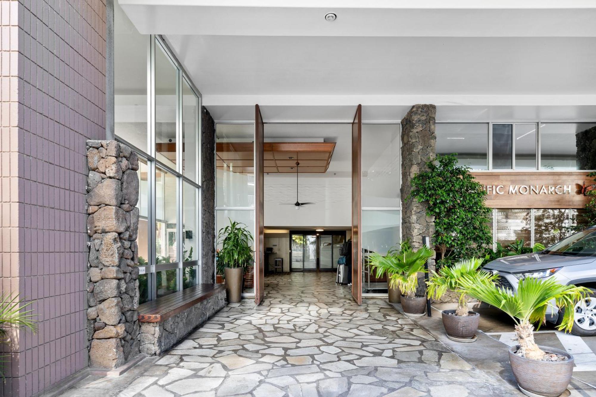 Pacific Monarch 1br With Great Ocean Views And Rooftop Pool! Apartment