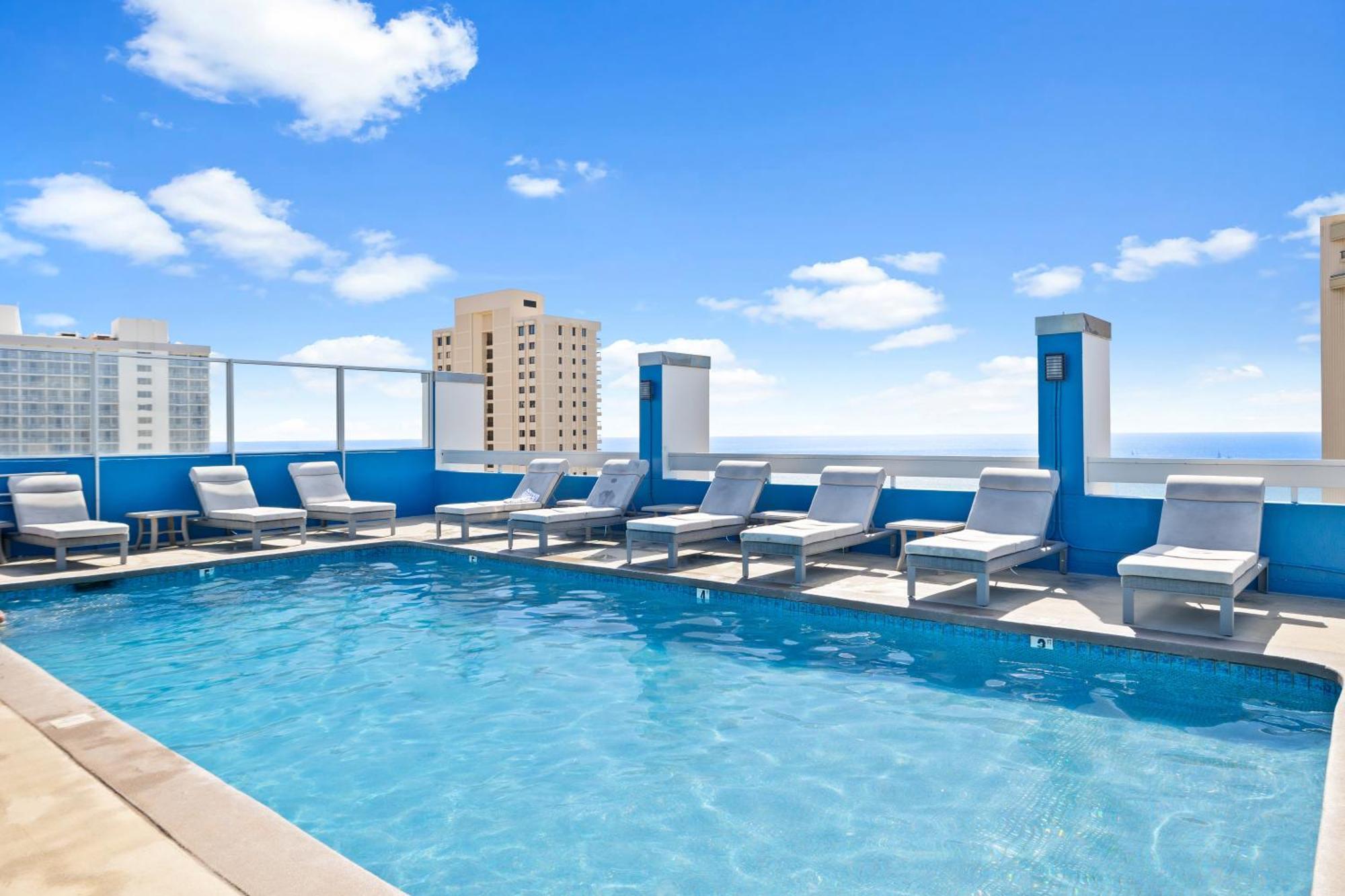 Pacific Monarch 1br With Great Ocean Views And Rooftop Pool! *