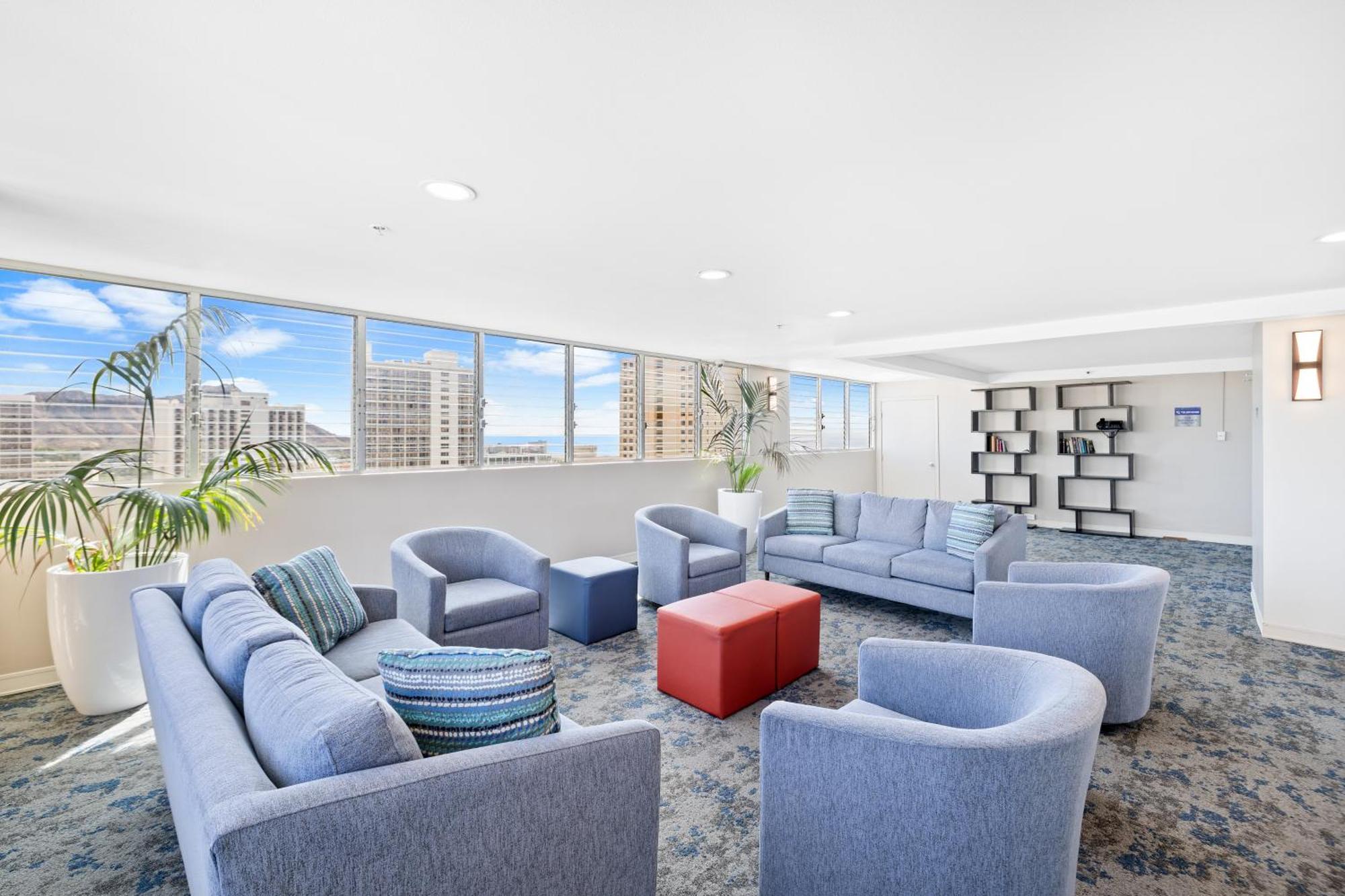 Pacific Monarch 1br With Great Ocean Views And Rooftop Pool! Apartment *