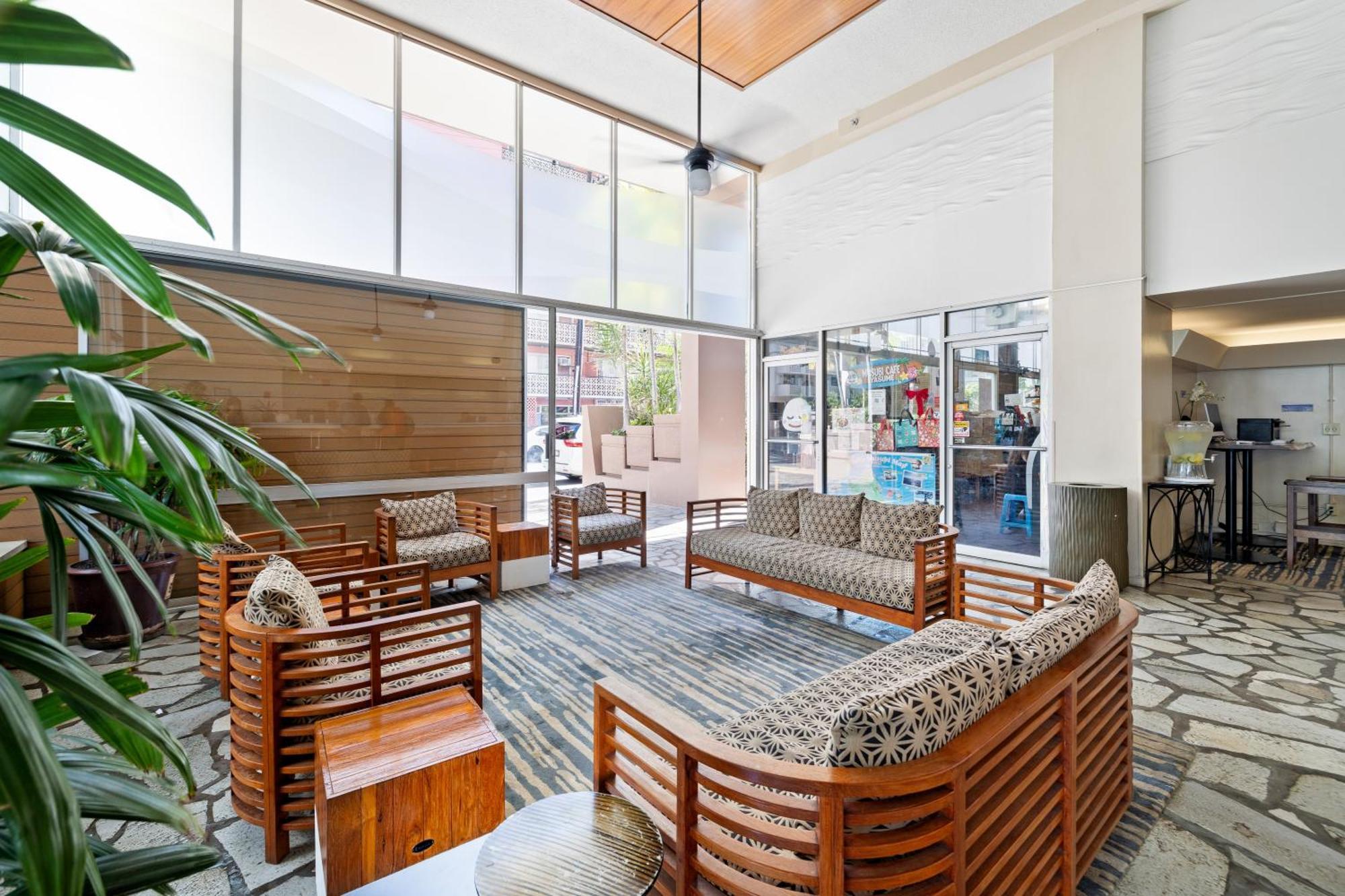 Pacific Monarch 1br With Great Ocean Views And Rooftop Pool! *