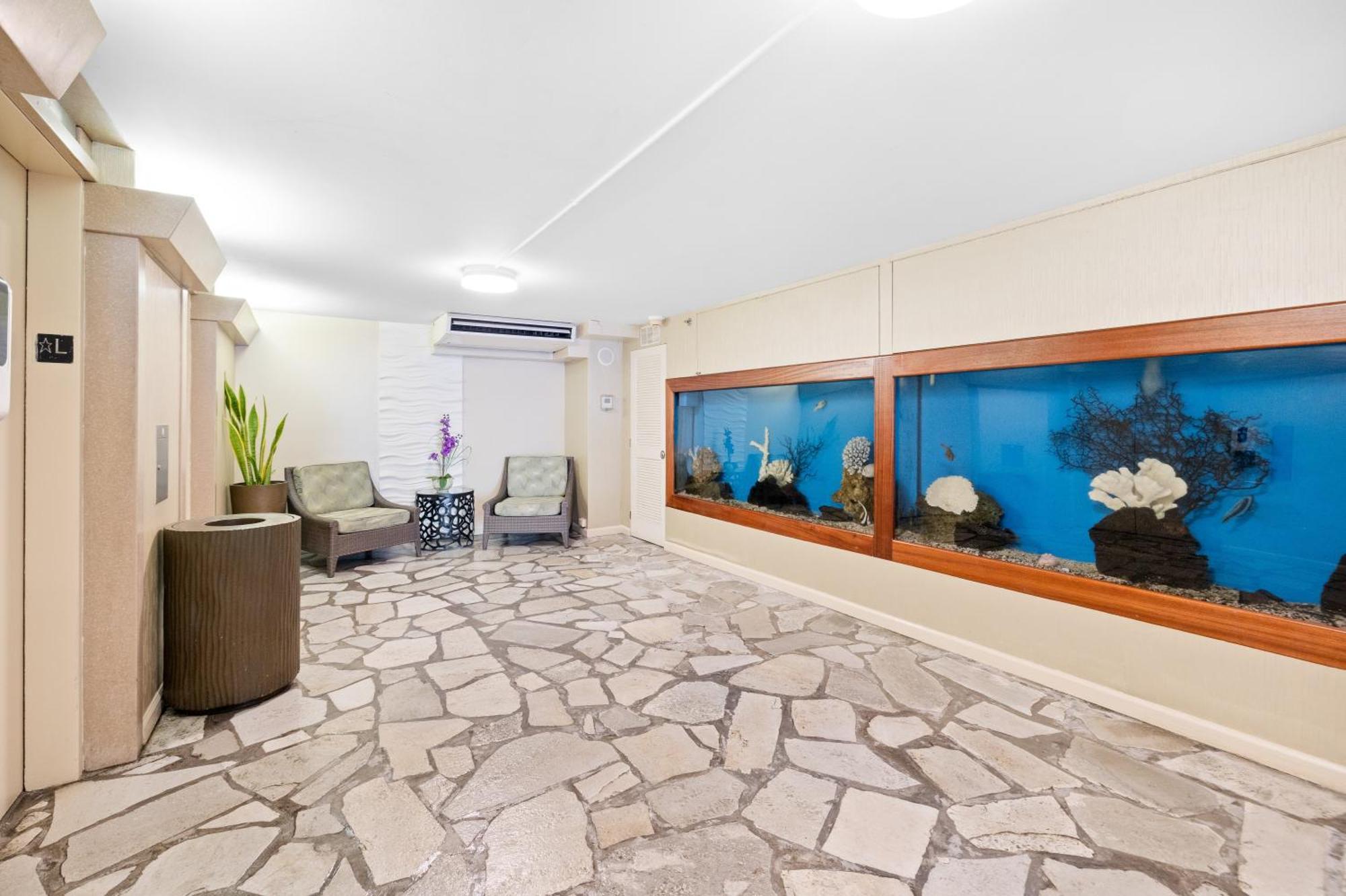 Pacific Monarch 1br With Great Ocean Views And Rooftop Pool! Honolulu