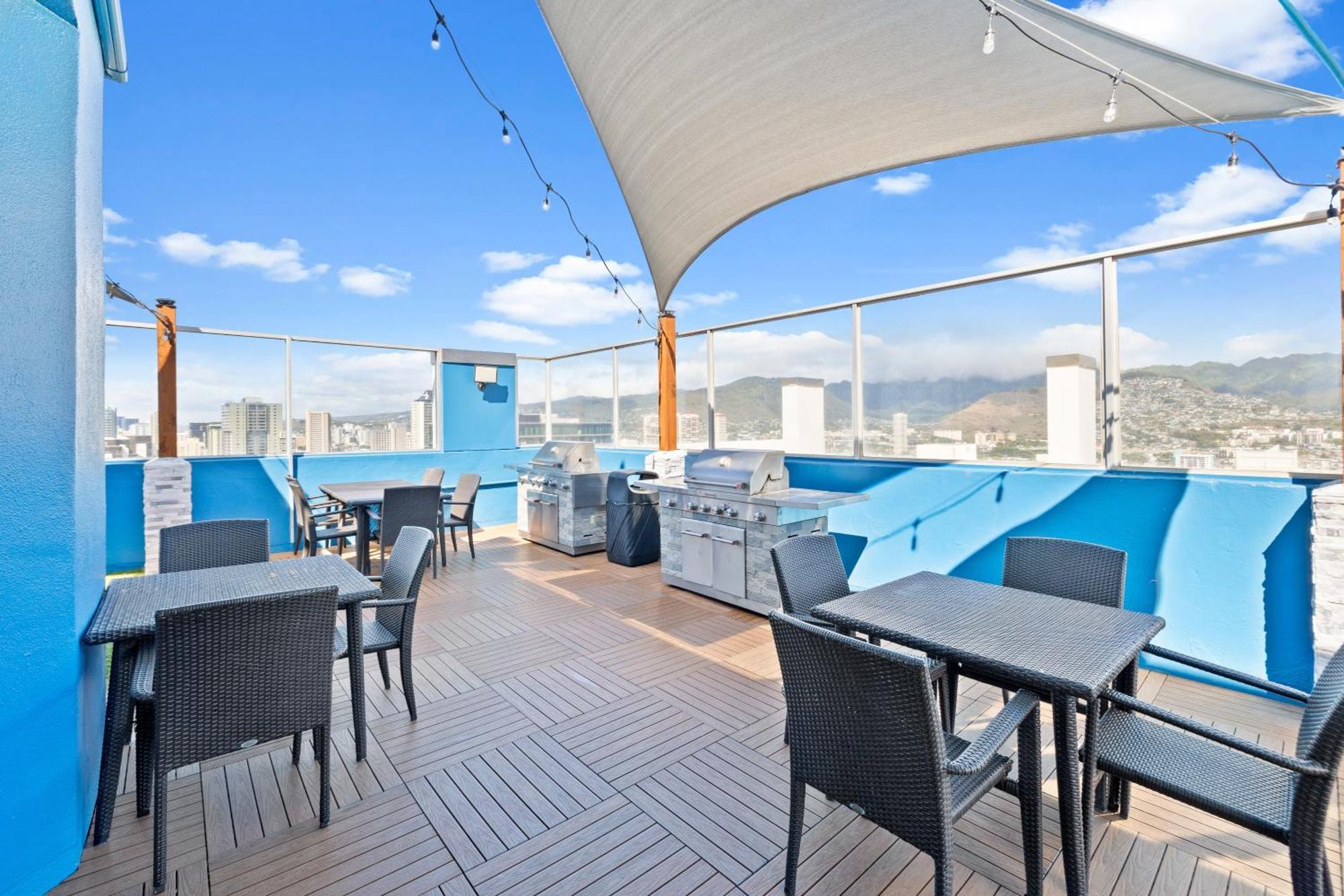 Pacific Monarch 1br With Great Ocean Views And Rooftop Pool! Apartment